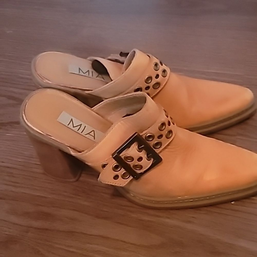 ‎MIA Tan Leather Mule Clog Mules 85